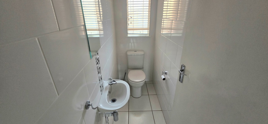 4 Bedroom Property for Sale in Pentagon Park Free State